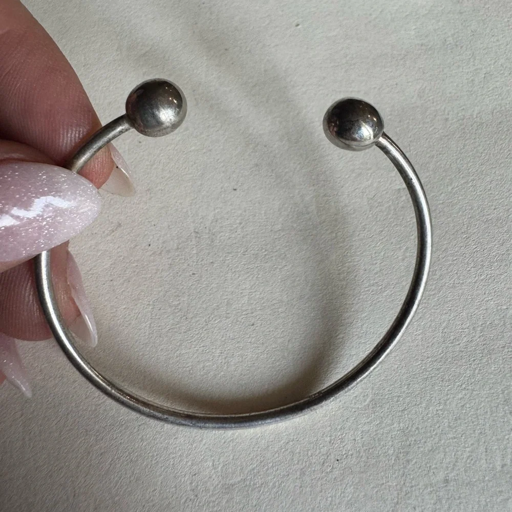 Sterling Silver Cuff Bracelet with 2 Accent Ball Ends 6.5" 8.5g - Picture 1 of 9